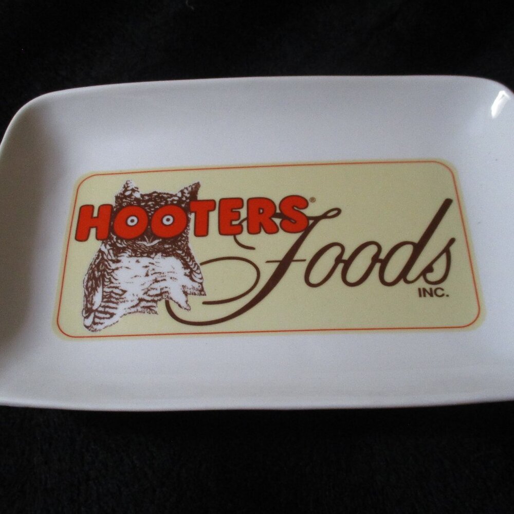 Hooters Foods Inc. Ceramic Wing Serving Dish NEW